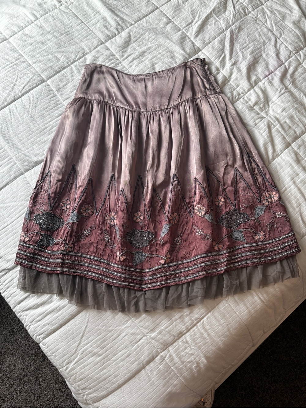 Vente d’Ailleurs purple sequin fairycore skirt with floral embroidery size 14